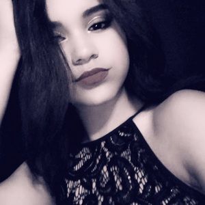 Meet your Posher, Ena